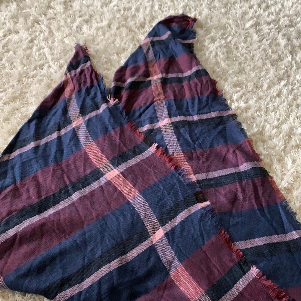 Oversized Scarf/wrap - Picture 2 of 3